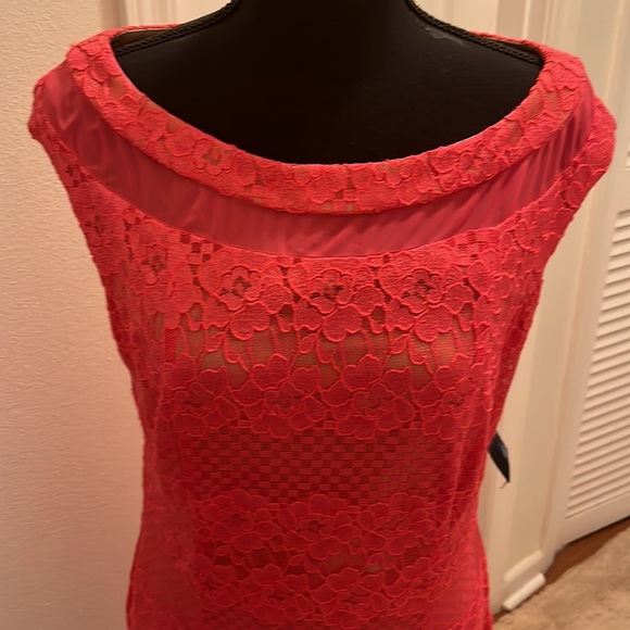 Gabby Skye lace sheath dress - Picture 2 of 7